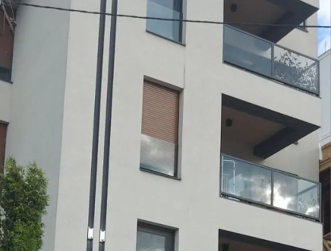 Stan Na Dan - Mrparis - Sa Parking Mestom 克拉古耶瓦茨