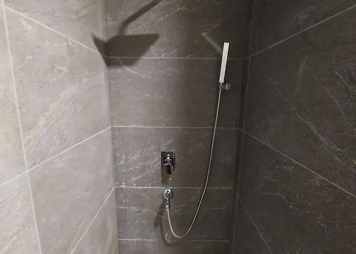 Stan Na Dan - Mrparis - Sa Parking Mestom * 克拉古耶瓦茨